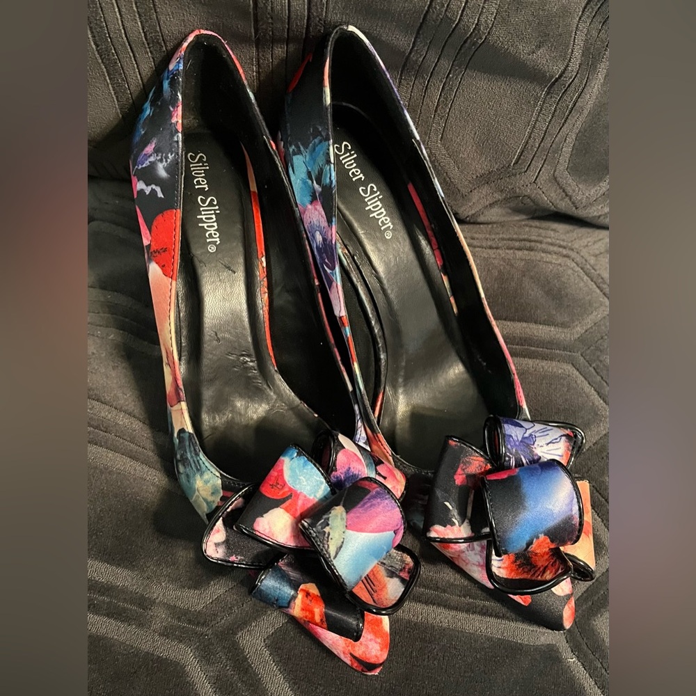 Silver slipper size 9m beautiful shoes - Picture 10 of 10